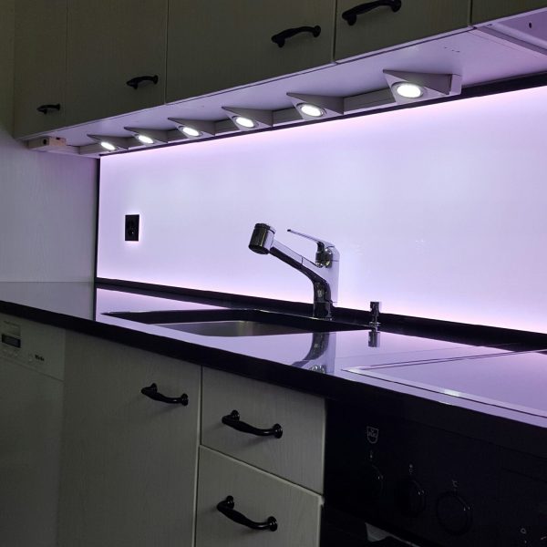 LED Küchenwand, Küchenrückwand, Flachleuchte, Küchenleuchte, Beleuchtet, Hinterleuchtet, LED Küchenrückwand RGB-Grün