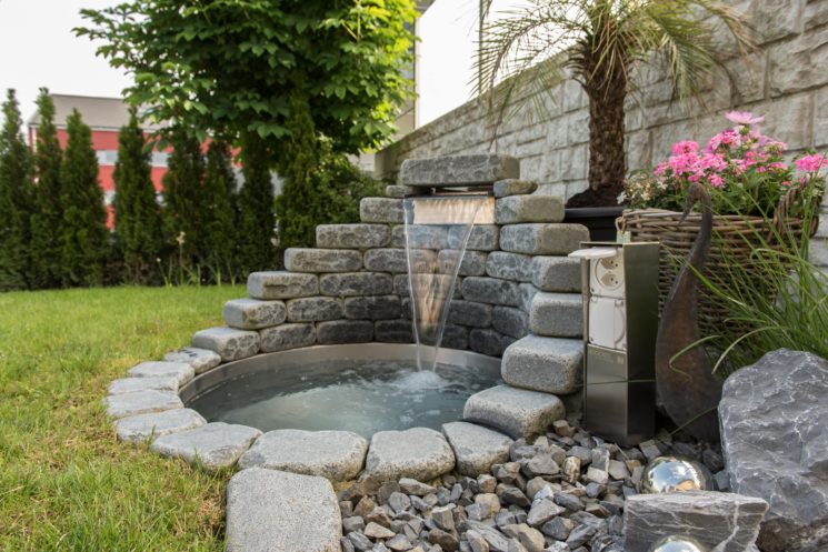 Gartensteckdosen, Elektrosäule für den Garten