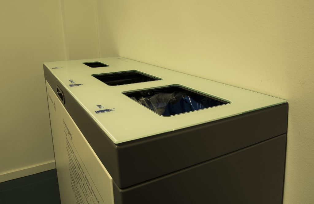 Abfallbehälter, PET, Alu, Papier, Recyclingstation, Wertstoffbehälter, Büro, Office, Innen, Drinnen, Recycling, Box, Bin, Schweiz