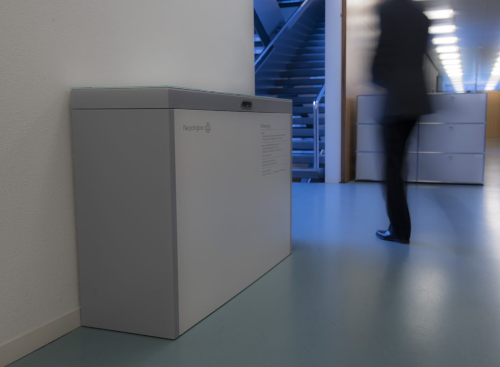 Recyclingstation, Recycling Station Innen, Recyclingstationen Büro, Recycling Stationen Edelstahl, Recyclingbehälter Drinnen, Recyclings Box PET, Abfallbehälter, Wertstoffbehälter, 110 Liter, Swissmade, Suva, Luzern, Schweiz