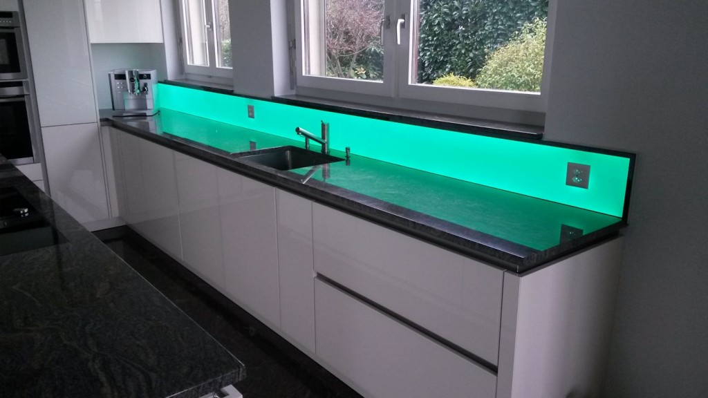 Küchenrückwand LED RGB WW, Leuchtwand 