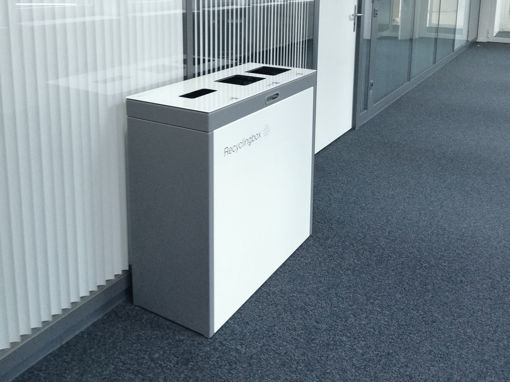 Multilith 3, Recyclingstation Swisslife, Public Waste Bins, poubelle recyclage, Recyclingbox, Entsorgungsstation, Abfalltrenner, Abfallbox, Recycling Büro, 110 liter, Swissmade