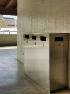 Wertstoffbehälter W-Serie, Abfalltrennung Aussenraum mit 110l Fraktionen aus Edelstahl Wertstoffbehälter W-Serie, Abfalltrennung Aussenraum mit 110l Fraktionen aus Edelstahl