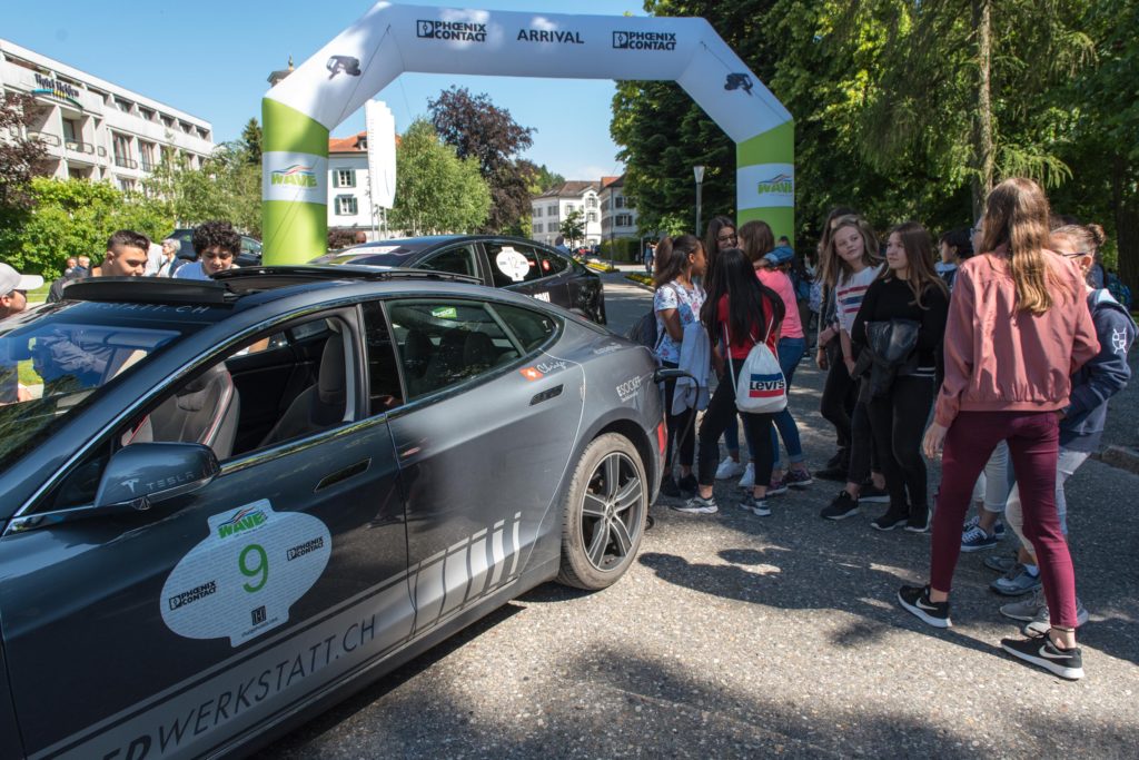 Wave Trophy 2018 Schul Event, Tesla zum Anfassen, Tesla Sticker, Autobeschriftung, Elektro Rally, E-mobility