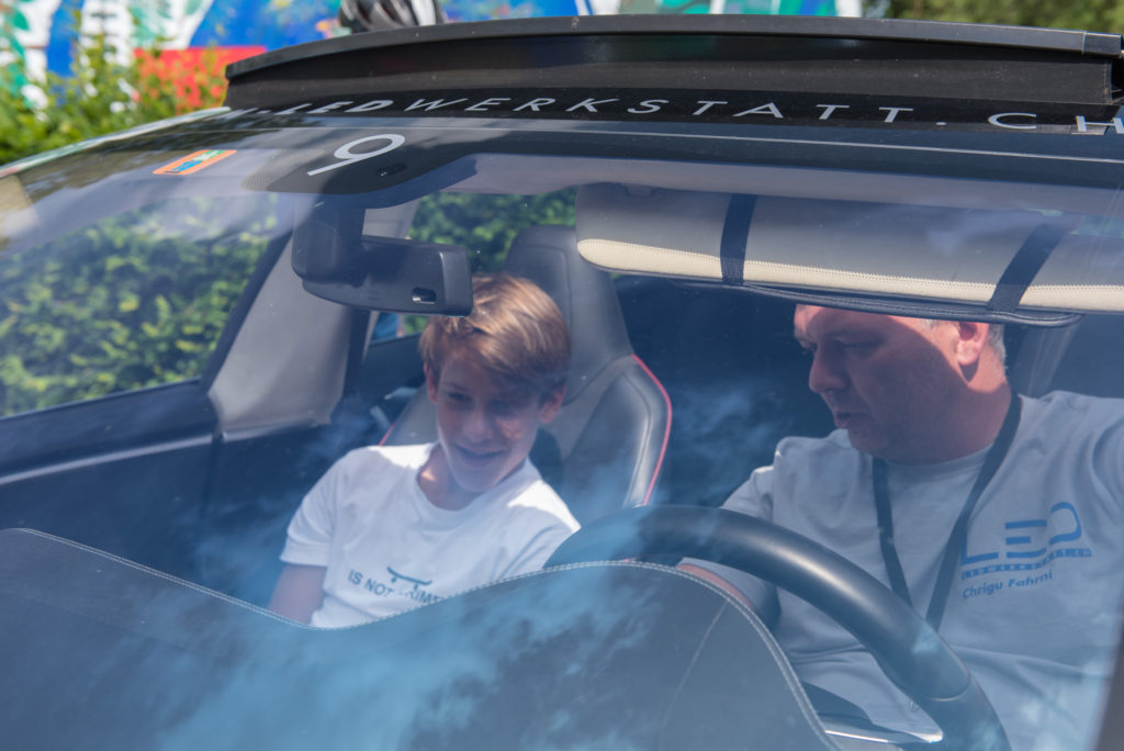 Wave Trophy 2018 Schüler erforschen den Tesla