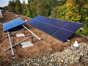 Solaranlage PV Module montiert auf Edelstahl Dachständer mit K2 Montagesystem, Solar Anlage für Flachdächer